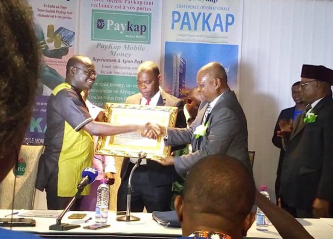 Paykap, concepteur de la première cryptomonnaie africaine, s’allie à la microfinance togolaise