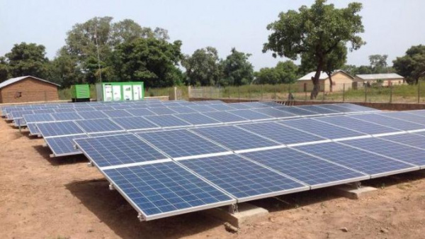 Togo: 317 localités vont être électrifiées par mini-réseaux solaires