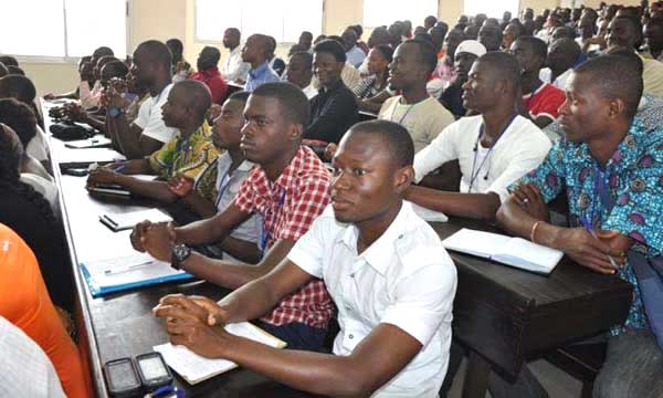 L’UEMOA appelle les étudiants à souscrire à son programme de soutien à la formation et à l’excellence