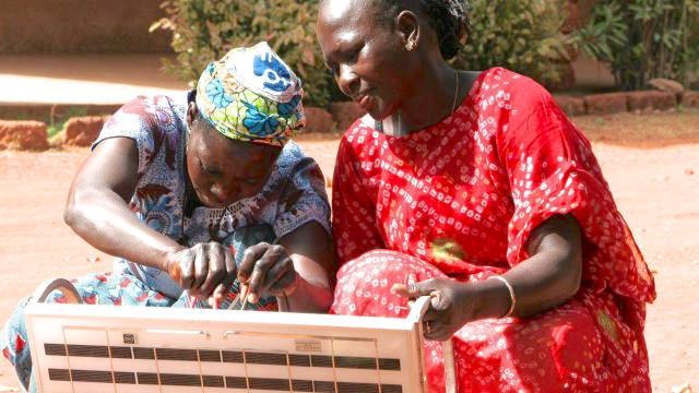 Au Togo, le programme présidentiel CIZO va former et certifier 3000 techniciens locaux