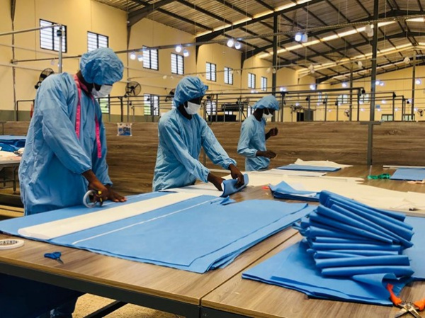 Togo : des pharmaciens visitent la Société de Production d&#039;Équipements Médicaux à Tsévié