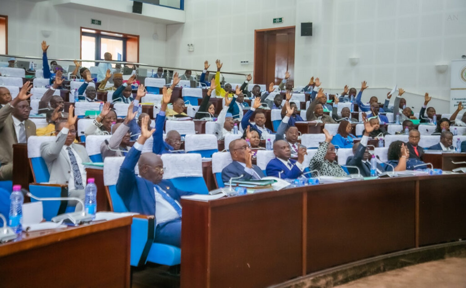 Togo : le parlement adopte le budget 2025 à 2396 milliards FCFA