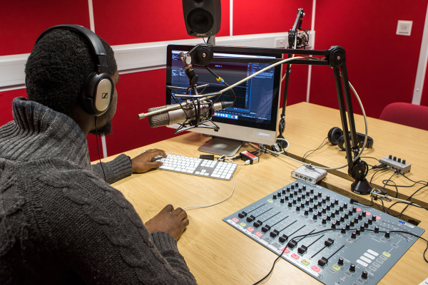 La HAAC prolonge le délai de son appel d&#039;offres pour la mise en place de nouvelles stations radios privées