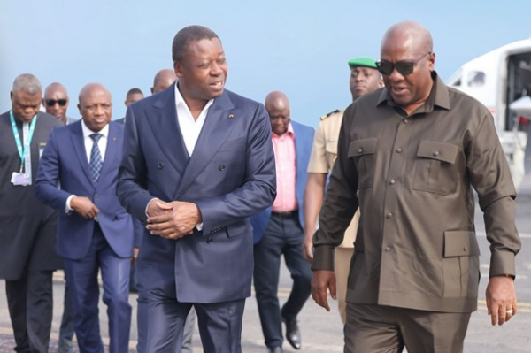 Faure Gnassingbé à l’investiture de John Dramani !