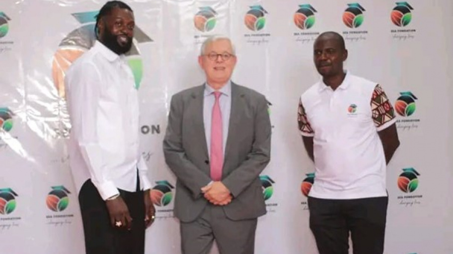 La fondation Sheyi Emmanuel Adebayor présente son plan quinquennal pour le Togo