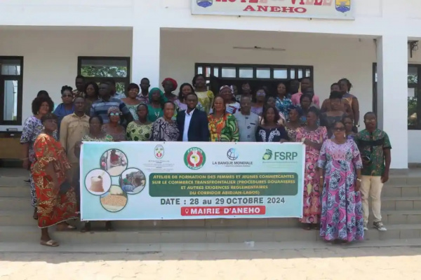 Commerce transfrontalier : formation sur les procédures douanières à Aného