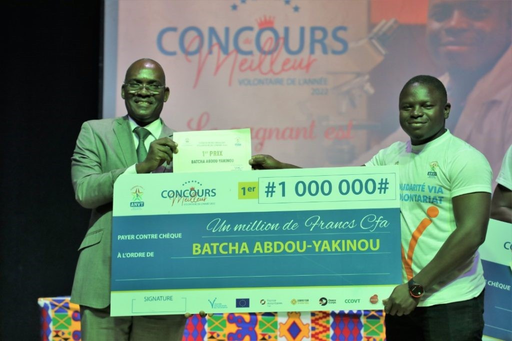 Sacré Meilleur volontaire togolais de l’année 2022, Batcha Abdou-Yakinou décroche 1 million FCFA