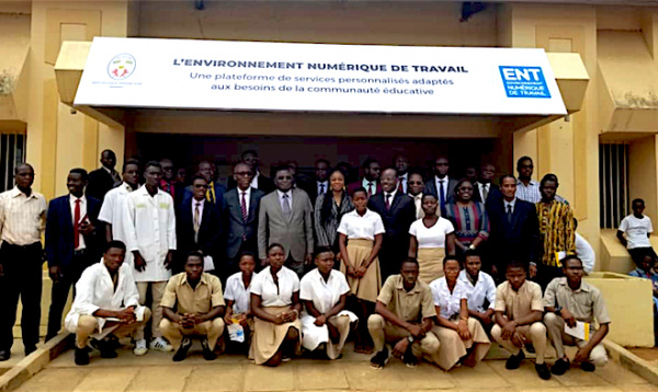 Au Togo, la ministre Cina Lawson lance l’Environnement Numérique du Travail pour révolutionner l’enseignement