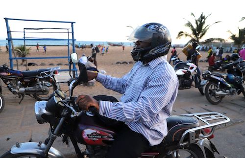 Togo : 106 nouveaux conducteurs de taxi-moto en voie de formalisation via le projet ZOKEKE