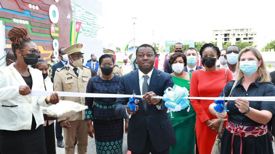 Faure Gnassingbé inaugure le carrier Hotel “Lomé Data Centre”