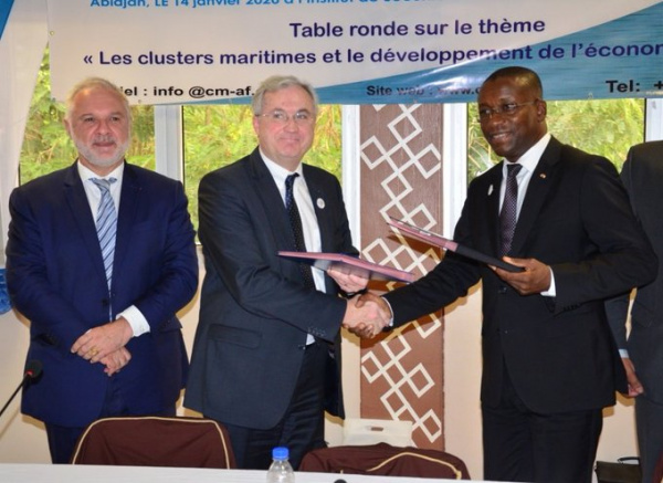 Signature d&#039;une convention de partenariat entre le CMAF et le Cluster maritime français