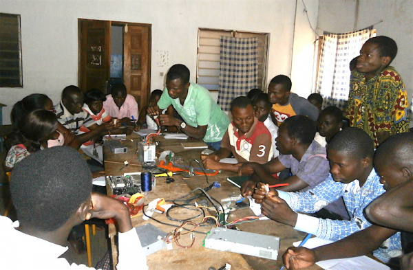 Togo : Minodoo, une communauté de jeunes développeurs organise un hackathon civique avec le soutien de l’ambassade des Etats-Unis