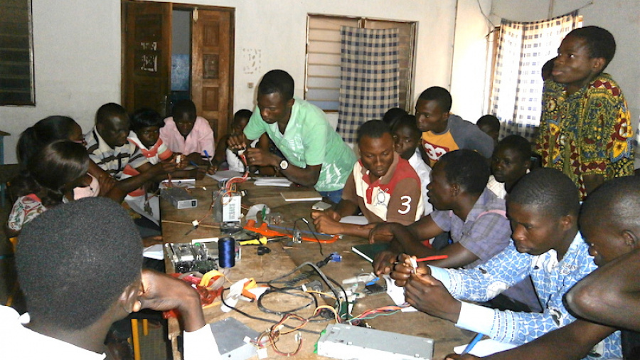 Togo : Minodoo, une communauté de jeunes développeurs organise un hackathon civique avec le soutien de l’ambassade des Etats-Unis