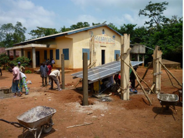 Togo : l’Agence chargée de l’électrification rurale et des énergies renouvelables se fait connaitre auprès des populations