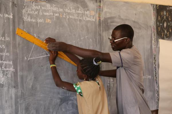 Togo: Government helps volunteer teachers cope financially, amid covid-19 crisis