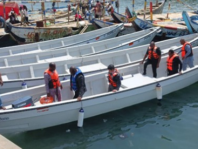 la-jica-renforce-la-flotte-du-port-de-peche-de-lome-avec-de-nouveaux-bateaux