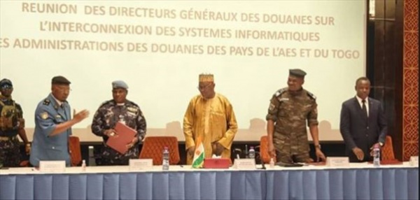 AES : un accord d’interconnexion douanière en préparation avec le Togo