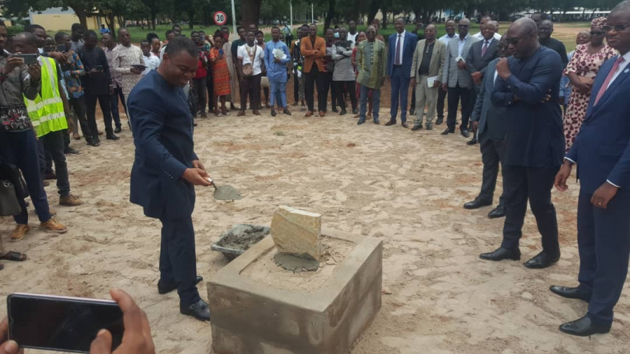 Togo : pose de la première pierre du Pôle Universitaire d&#039;Innovation et de Technologie