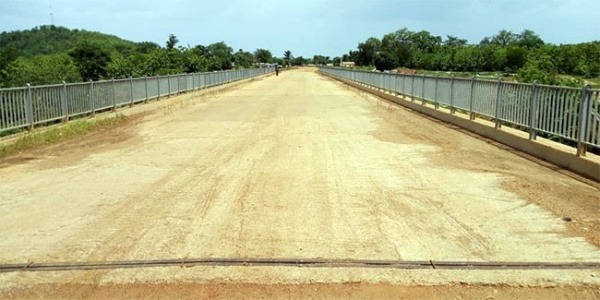 Le Premier ministre Victoire Dogbé visite des chantiers de construction de route dans le Nord-Togo